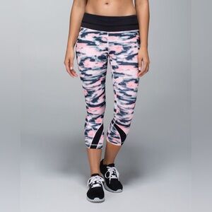 ✨💛LULULEMON RUN~ Inspire Crop II *ALL LUXTREME